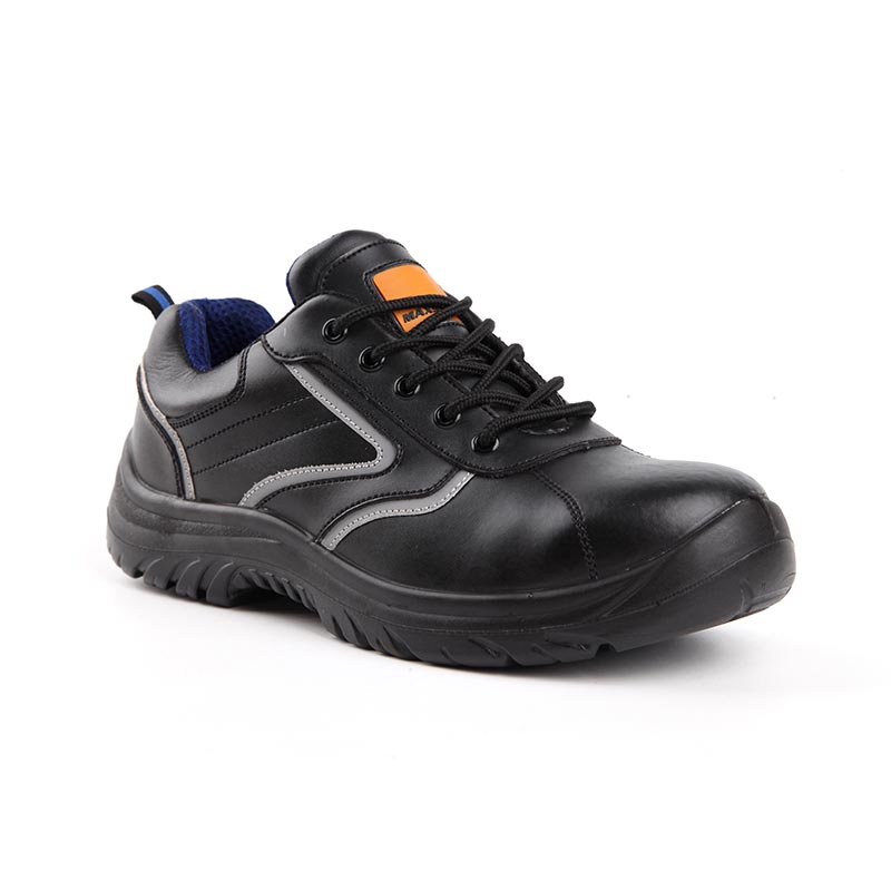 Halfhoge veiligheidsschoenen met stalen neus en antislipconstructie